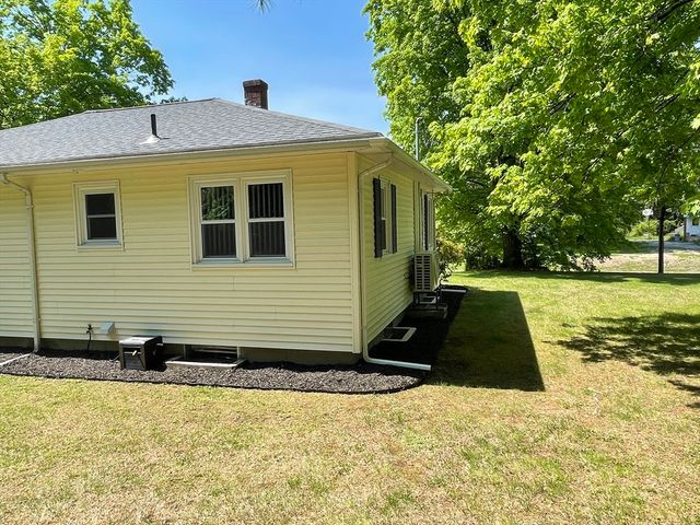 2 Elizabeth Street, Palmer, MA 01069