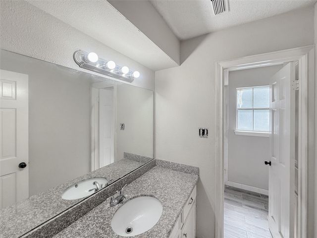 10902 Fawnview Drive, Houston, TX 77070