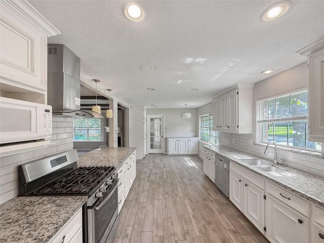 10902 Fawnview Drive, Houston, TX 77070