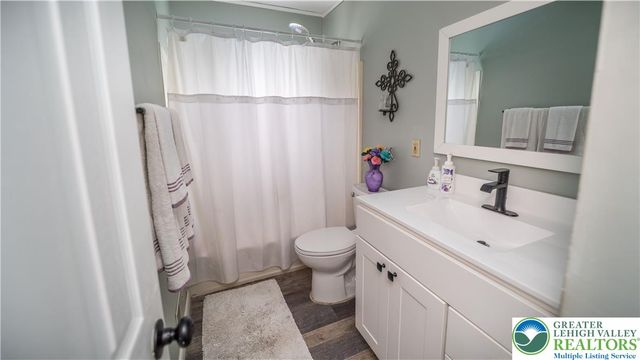 2122 Vista Drive, Bethlehem City, PA 18018