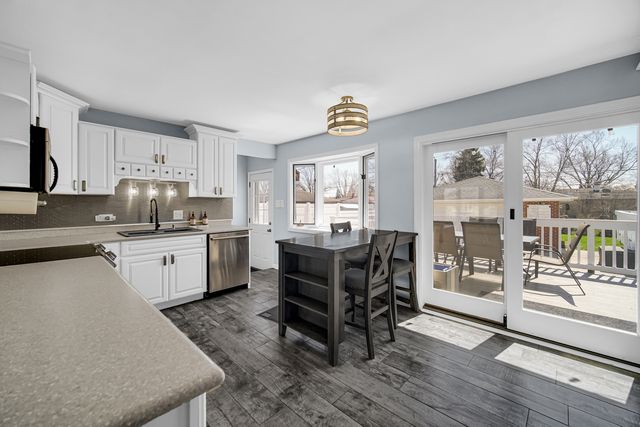 661 W Saint Aubin Drive, Addison, IL 60101