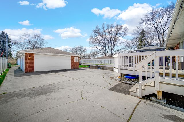 661 W Saint Aubin Drive, Addison, IL 60101