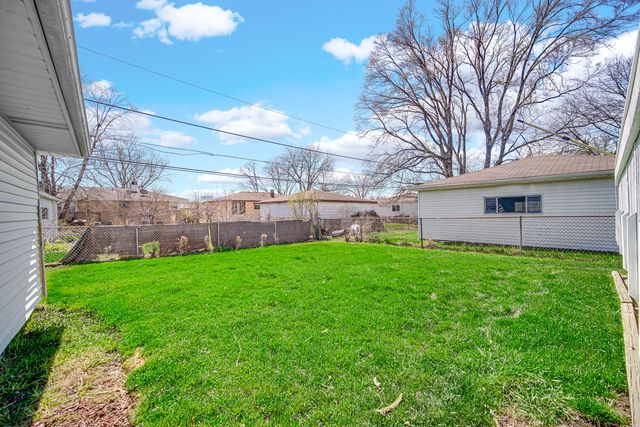 661 W Saint Aubin Drive, Addison, IL 60101