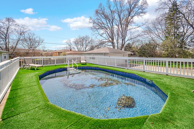 661 W Saint Aubin Drive, Addison, IL 60101