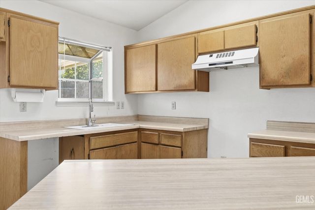 6413 Derby Drive, Bakersfield, CA 93306