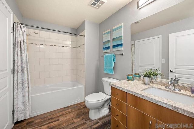 300 W Beech St 1003, San Diego, CA 92101