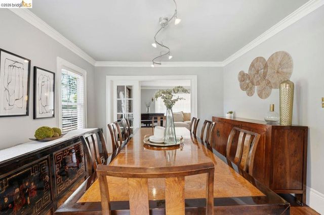 1134 Chatham Rd, Oakland, CA 94610