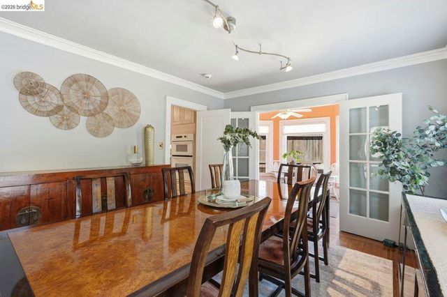 1134 Chatham Rd, Oakland, CA 94610