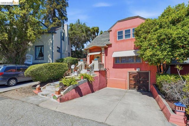 1134 Chatham Rd, Oakland, CA 94610