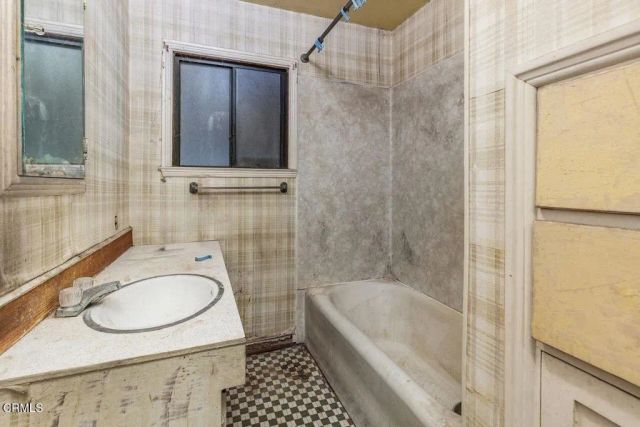 2193 Casa Grande Street, Pasadena, CA 91104