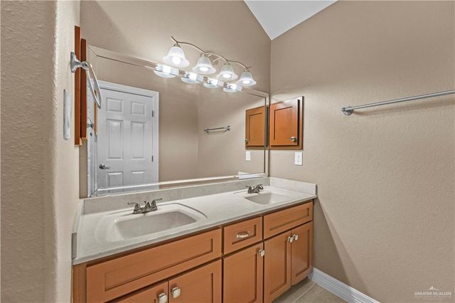 2125 Robin Avenue, Mcallen, TX 78504