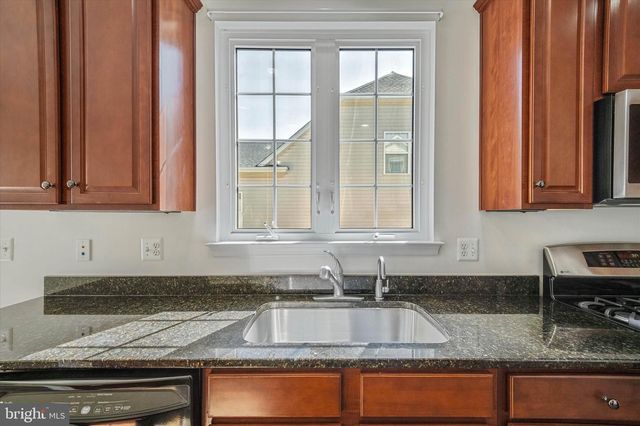 3994 MELTING SNOW PL, Dumfries, VA 22025