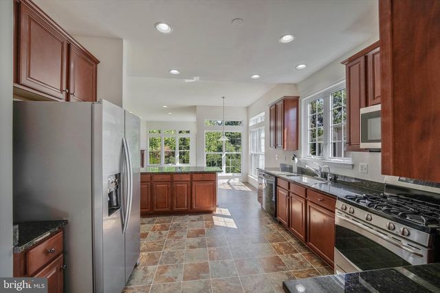 3994 MELTING SNOW PL, Dumfries, VA 22025