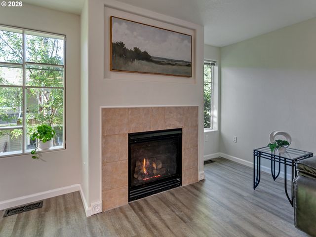 10769 Sw CANTERBURY Ln 102, Tigard, OR 97224