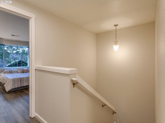 10769 Sw CANTERBURY Ln 102, Tigard, OR 97224