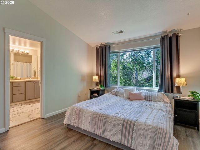 10769 Sw CANTERBURY Ln 102, Tigard, OR 97224