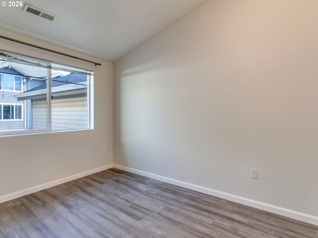 10769 Sw CANTERBURY Ln 102, Tigard, OR 97224