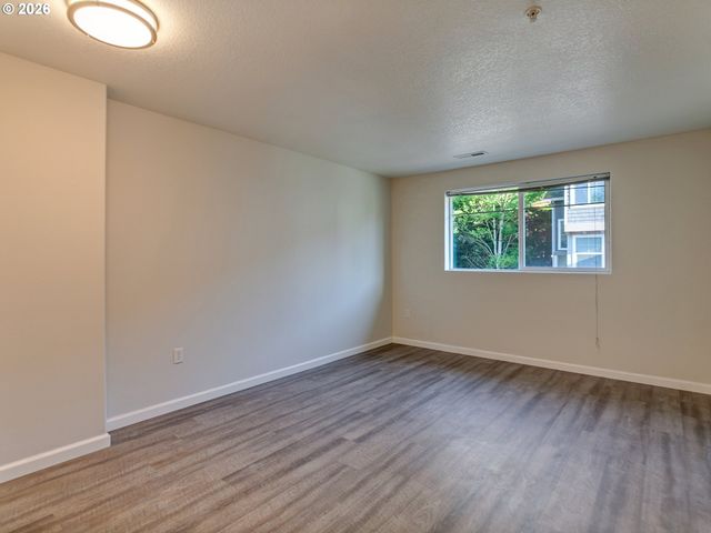 10769 Sw CANTERBURY Ln 102, Tigard, OR 97224