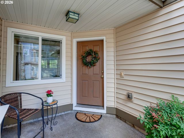 10769 Sw CANTERBURY Ln 102, Tigard, OR 97224