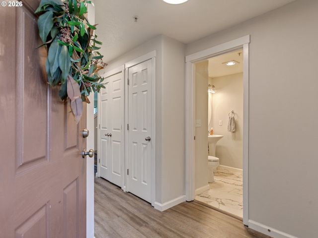 10769 Sw CANTERBURY Ln 102, Tigard, OR 97224