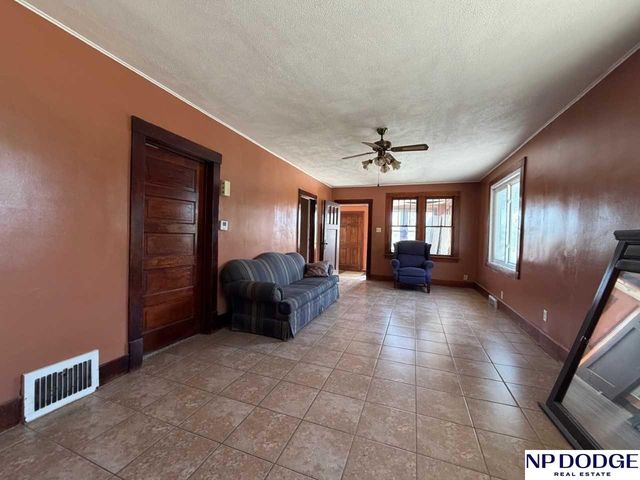 5408 S 52nd Street, Omaha, NE 68117