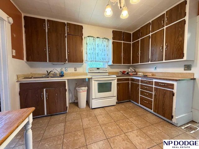 5408 S 52nd Street, Omaha, NE 68117
