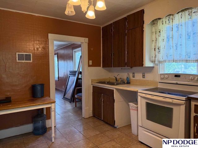 5408 S 52nd Street, Omaha, NE 68117