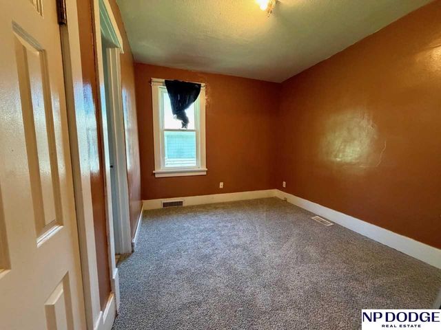 5408 S 52nd Street, Omaha, NE 68117