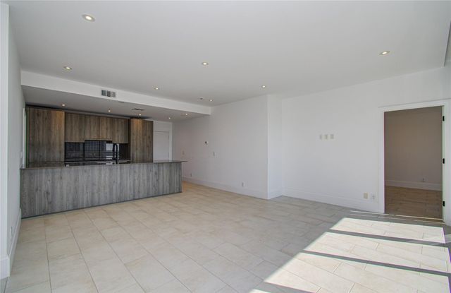 1701 Hermann Drive 20D, Houston, TX 77004