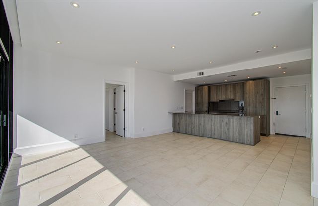 1701 Hermann Drive 20D, Houston, TX 77004