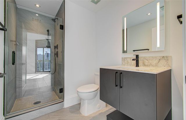 1701 Hermann Drive 20D, Houston, TX 77004