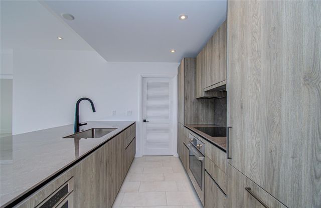 1701 Hermann Drive 20D, Houston, TX 77004