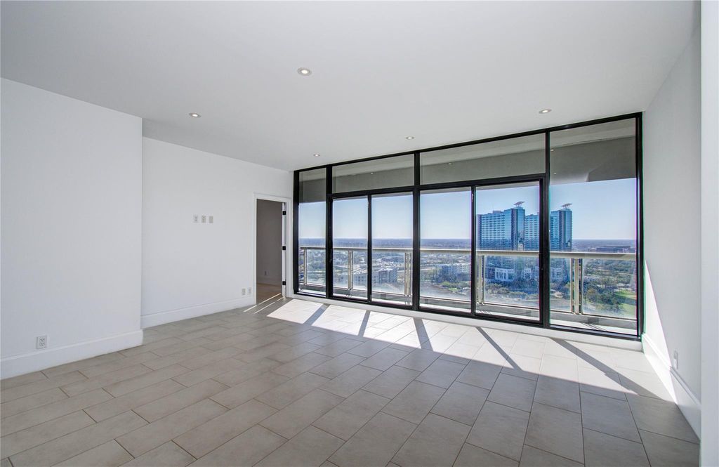 1701 Hermann Drive 20D, Houston, TX 77004