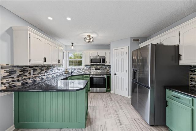 16400 Speaker Avenue, Belton, MO 64012