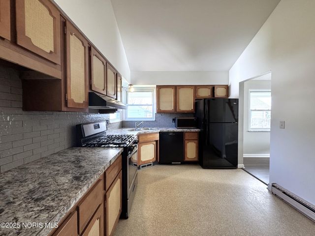 2707 Arthur Street, Oregon, OH 43616