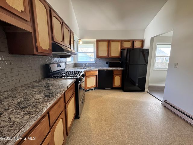 2707 Arthur Street, Oregon, OH 43616