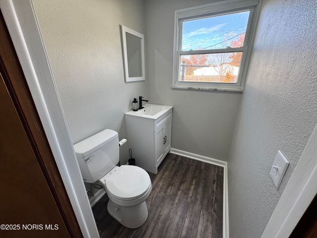 2707 Arthur Street, Oregon, OH 43616