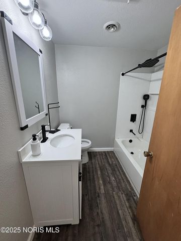 2707 Arthur Street, Oregon, OH 43616