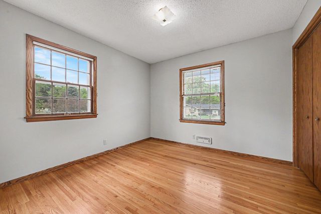 12919 5th Avenue S, Burnsville, MN 55337