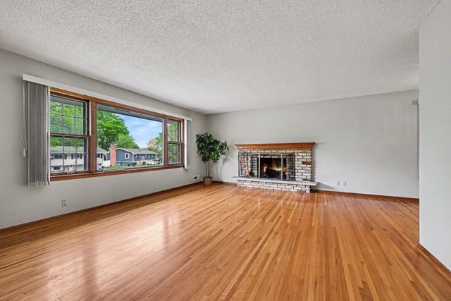 12919 5th Avenue S, Burnsville, MN 55337