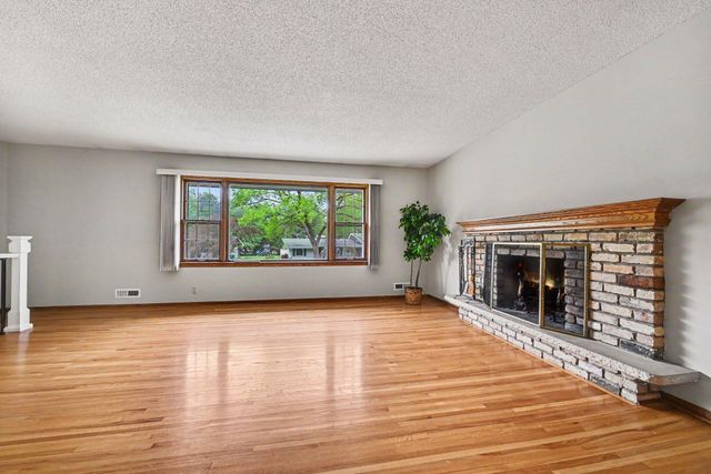 12919 5th Avenue S, Burnsville, MN 55337