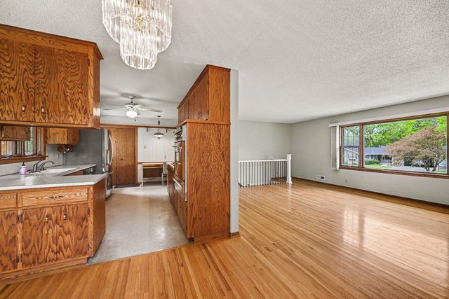12919 5th Avenue S, Burnsville, MN 55337