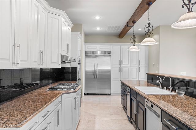 19 Via Del Garda, Henderson, NV 89011