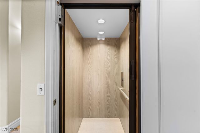 19 Via Del Garda, Henderson, NV 89011