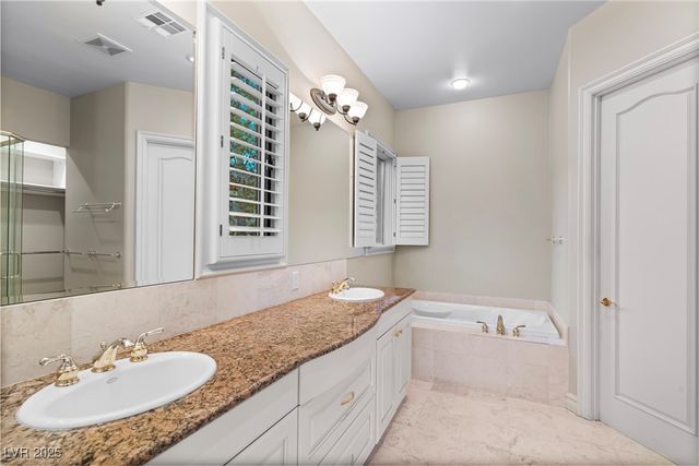 19 Via Del Garda, Henderson, NV 89011