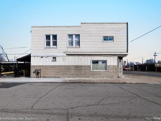 18550 W Warren Avenue, Detroit, MI 48228
