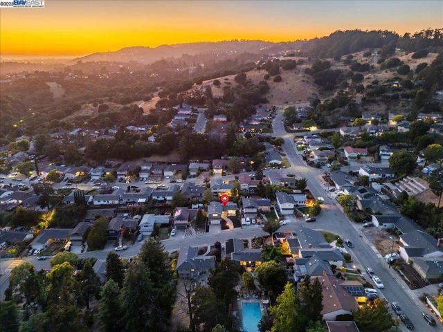 4847 Dunkirk Ave, Oakland, CA 94605