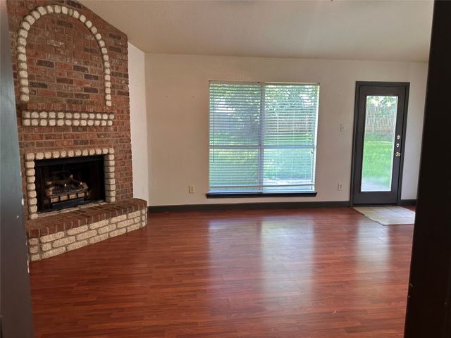 501 Brookfield Drive, Boyd, TX 76023