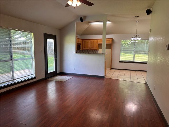 501 Brookfield Drive, Boyd, TX 76023