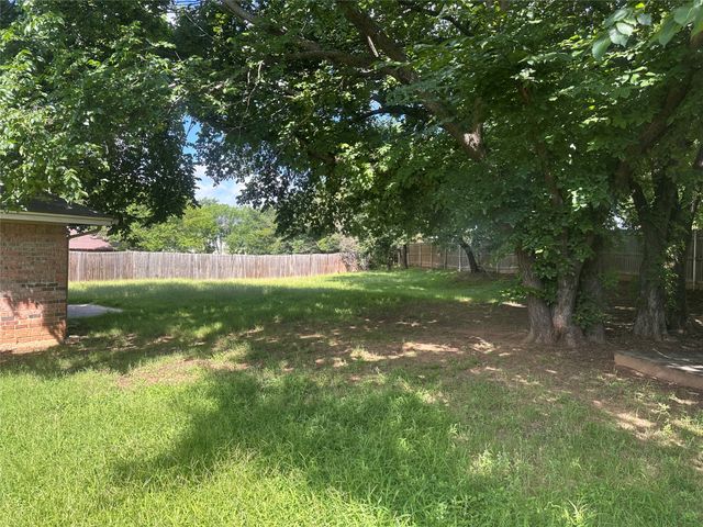 501 Brookfield Drive, Boyd, TX 76023